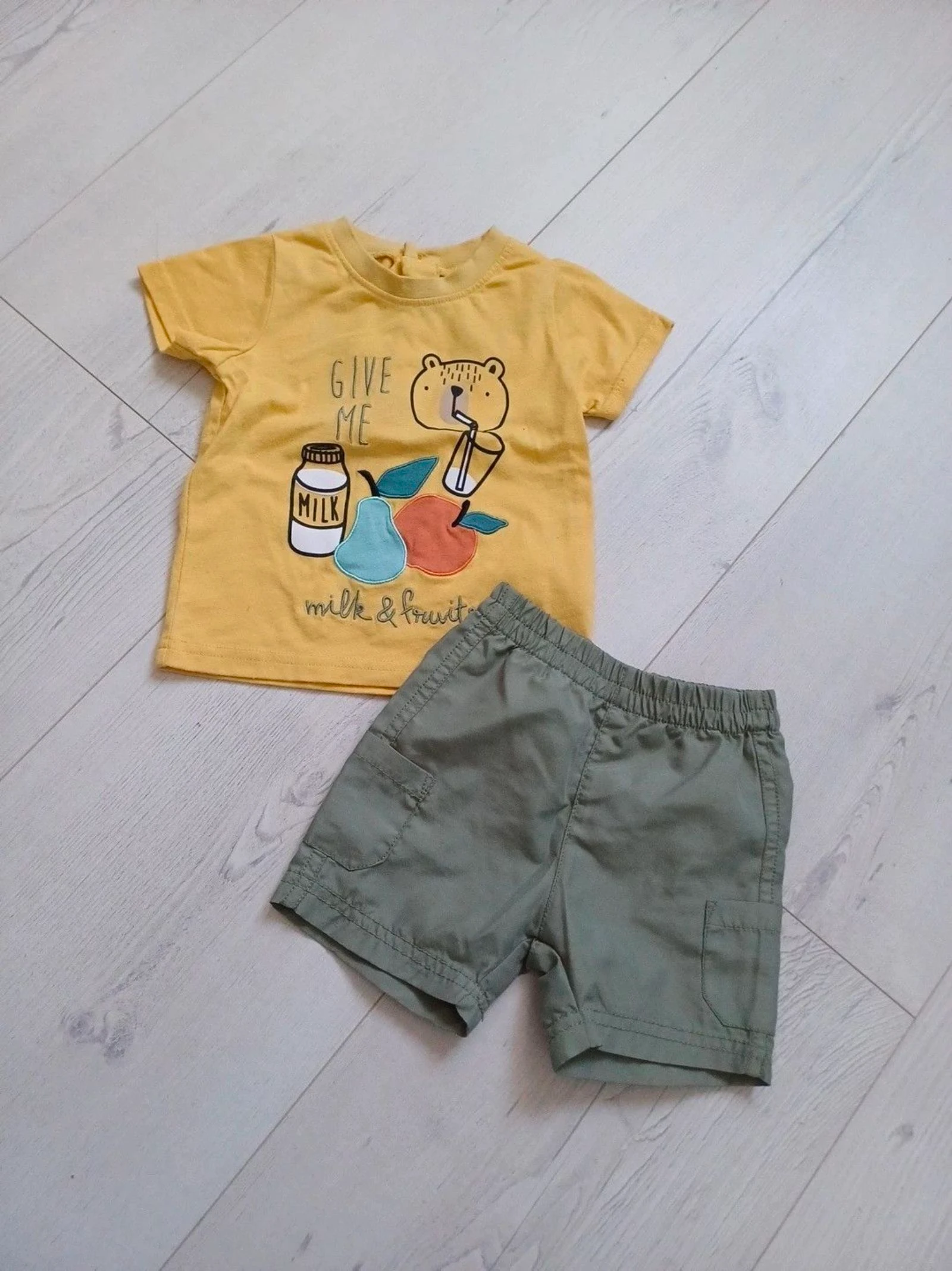 Ensemble short et t-shirt 12 mois